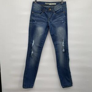 Dollhouse Skinny‎ Jeans Distressed Denim Juniors Size 7 Inseam 31” Waist 30”